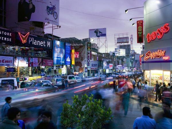 Mg Road One Hotel Bengaluru Kültér fotó
